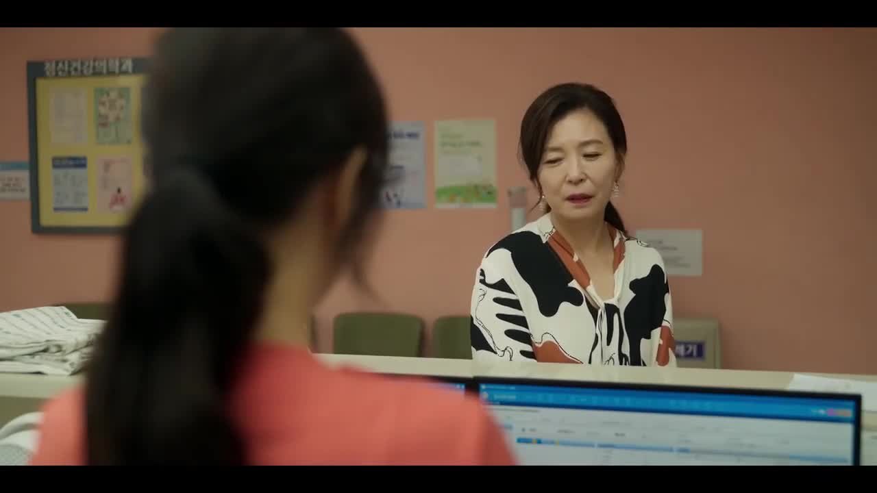 В психиатрическое отделение тоже приходит утро