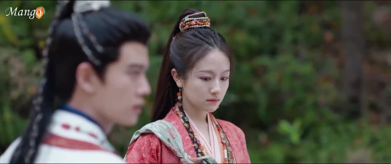 Воды текут вдалеке