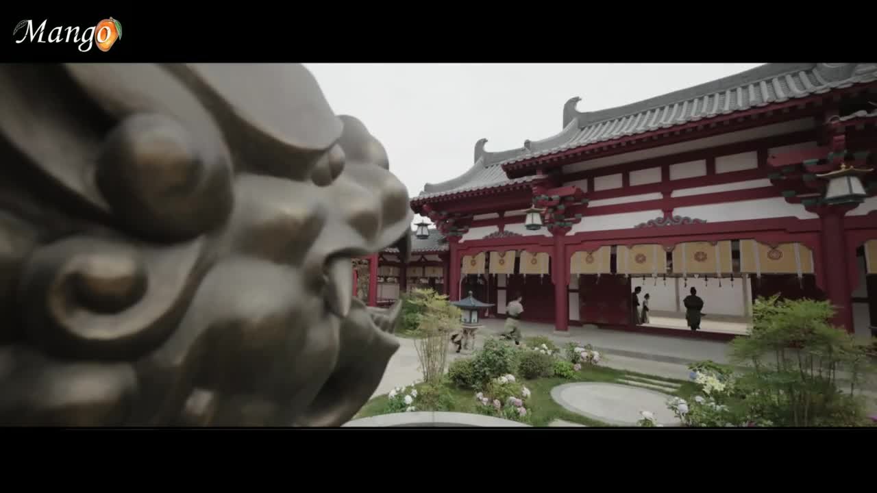 Цветущий пион