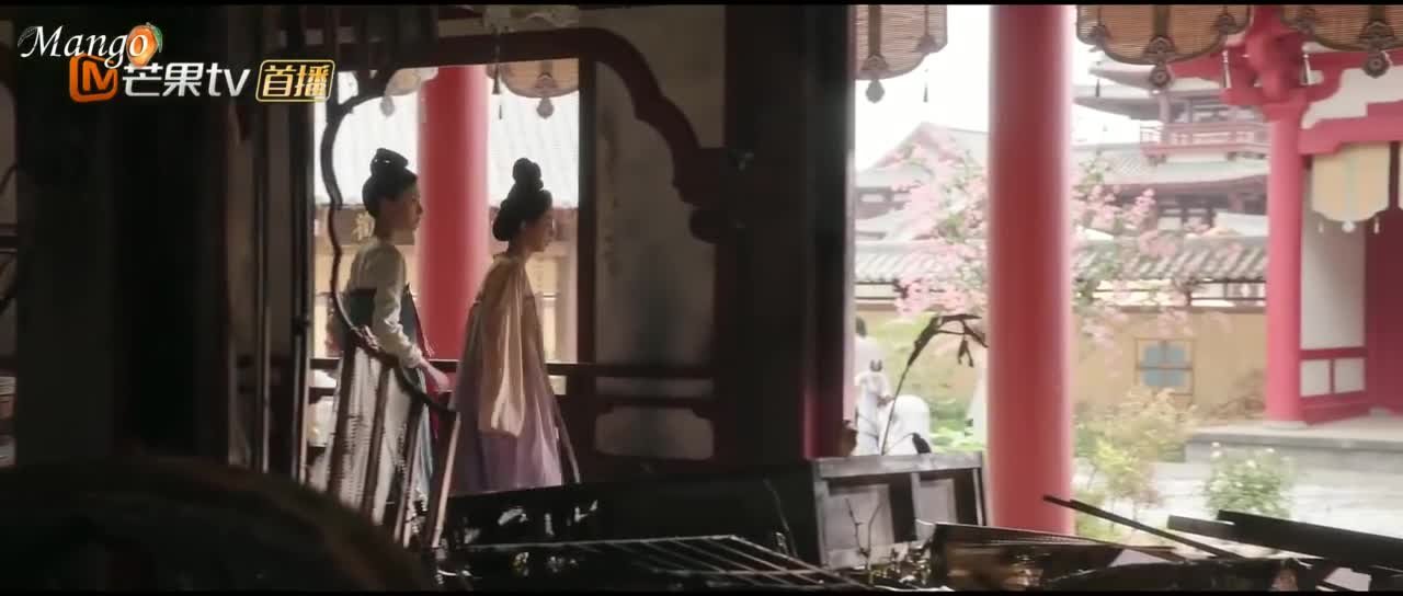 Цветущий пион