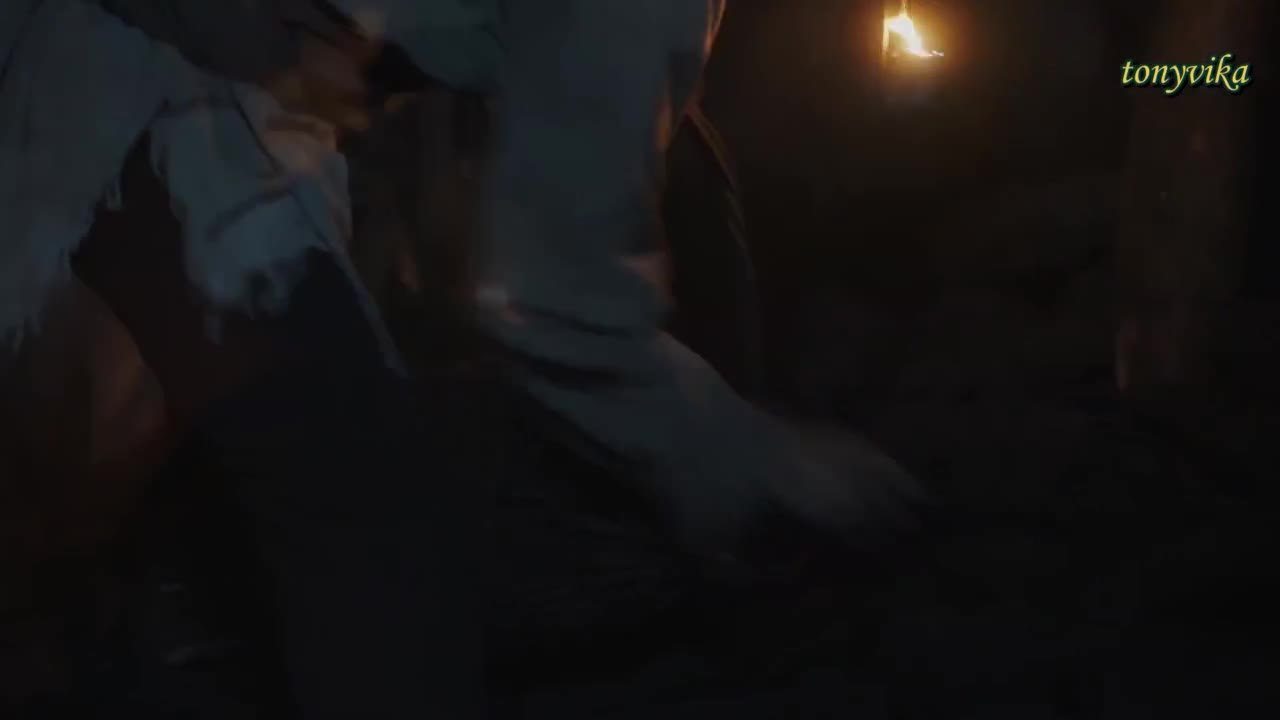 Под светом луны