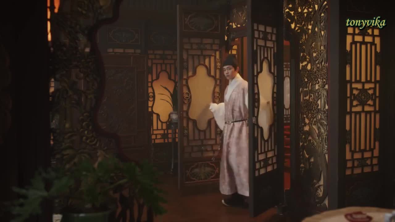 Под светом луны