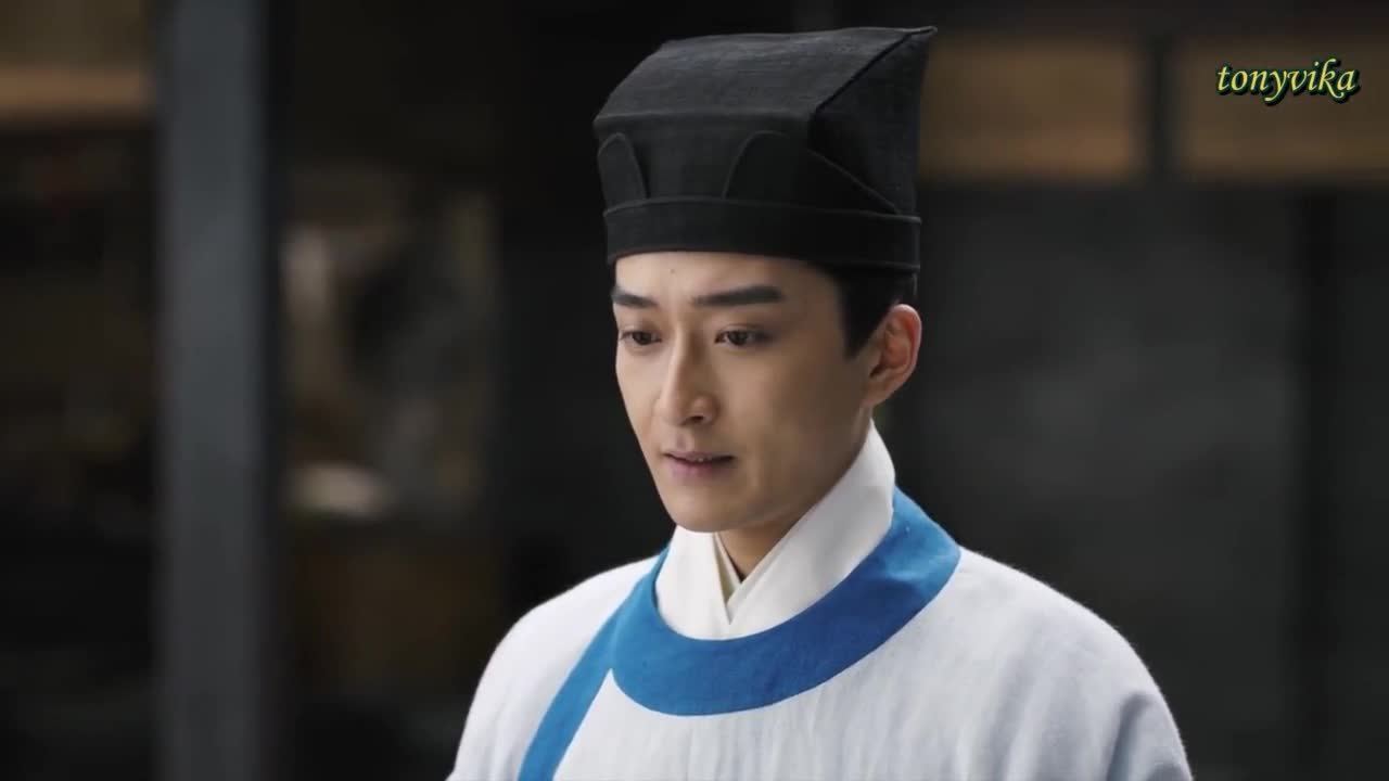 Под светом луны