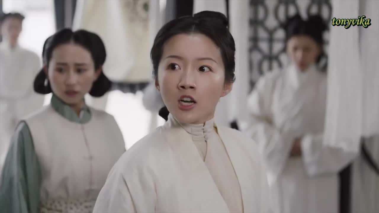 Под светом луны